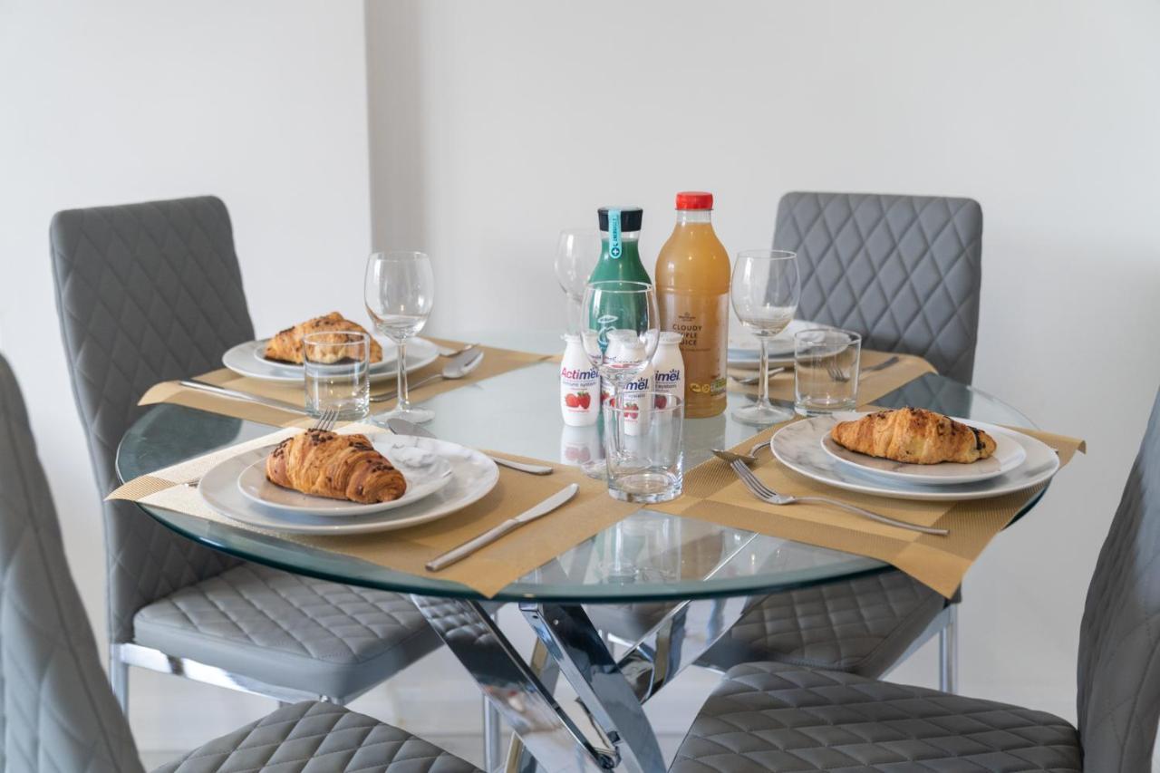 Maevela Apartments - Ultra Lavish Luxury 2 Bed Apartment City Centre - With Balcony - Free Secure Parking - Ps4 & Smart Tv'S Birmingam Exterior foto